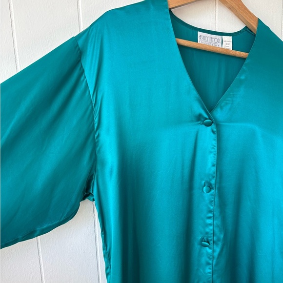 Vintage Ashley Taylor Silk Teal Button-Down Blouse | Size Medium - Picture 4 of 6